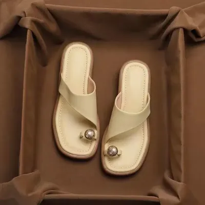 LOW HEEL FLIP FLOPS FOR WOMEN